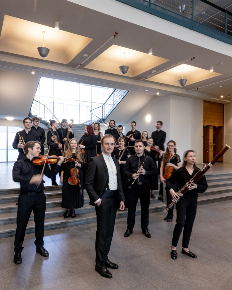 NeoKlasik orchestr. Foto: Josef Rabara